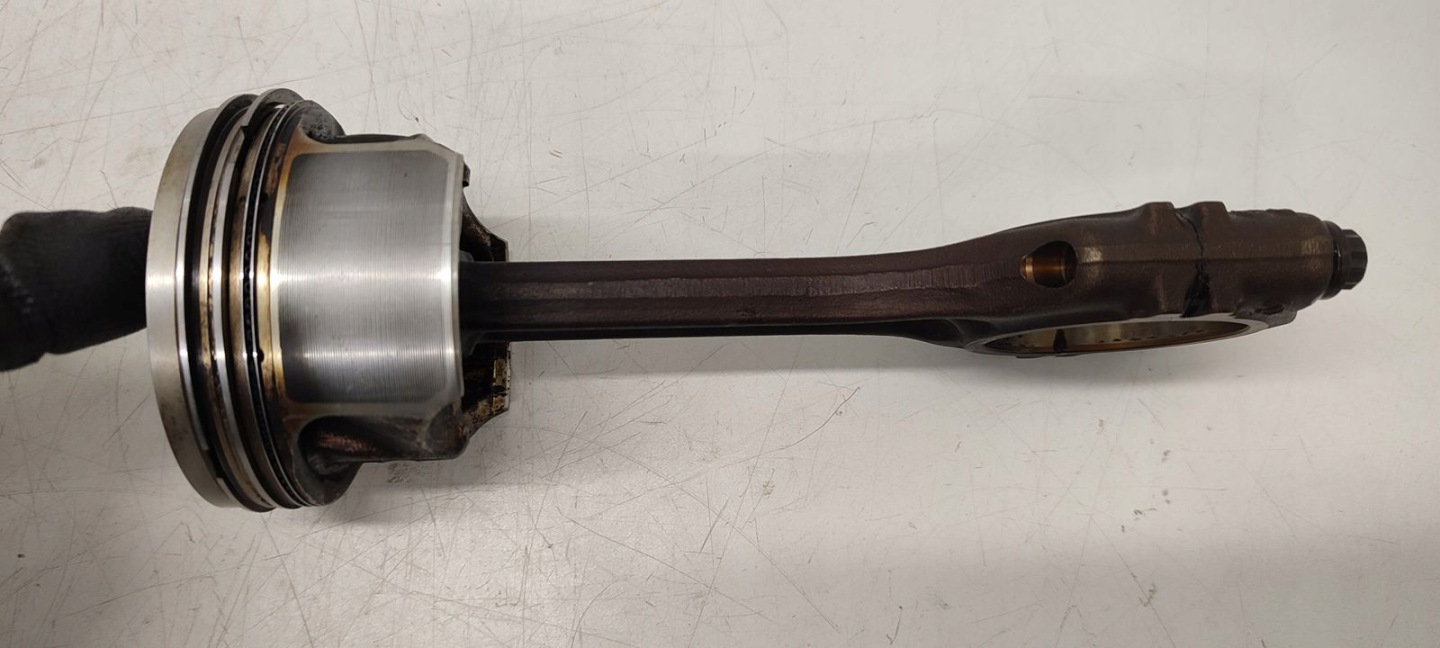 piston connecting rod Seat Leon II LIFT 1,4 TSI