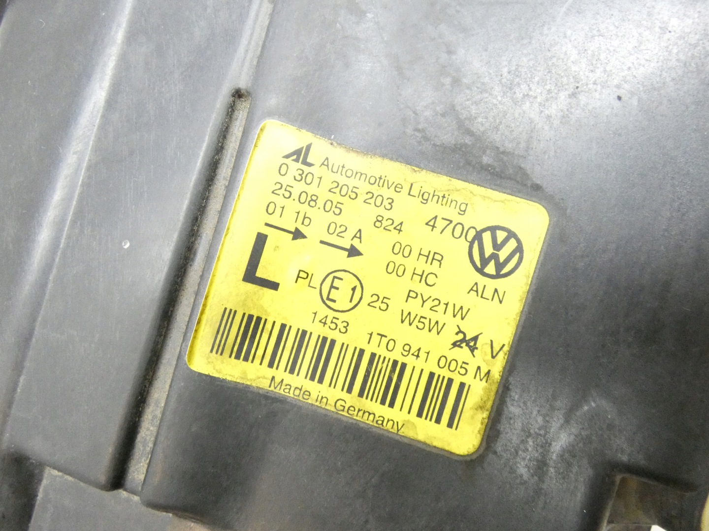 light left front front VW TOURAN and 1T 03-06 1T0941005M original EU
