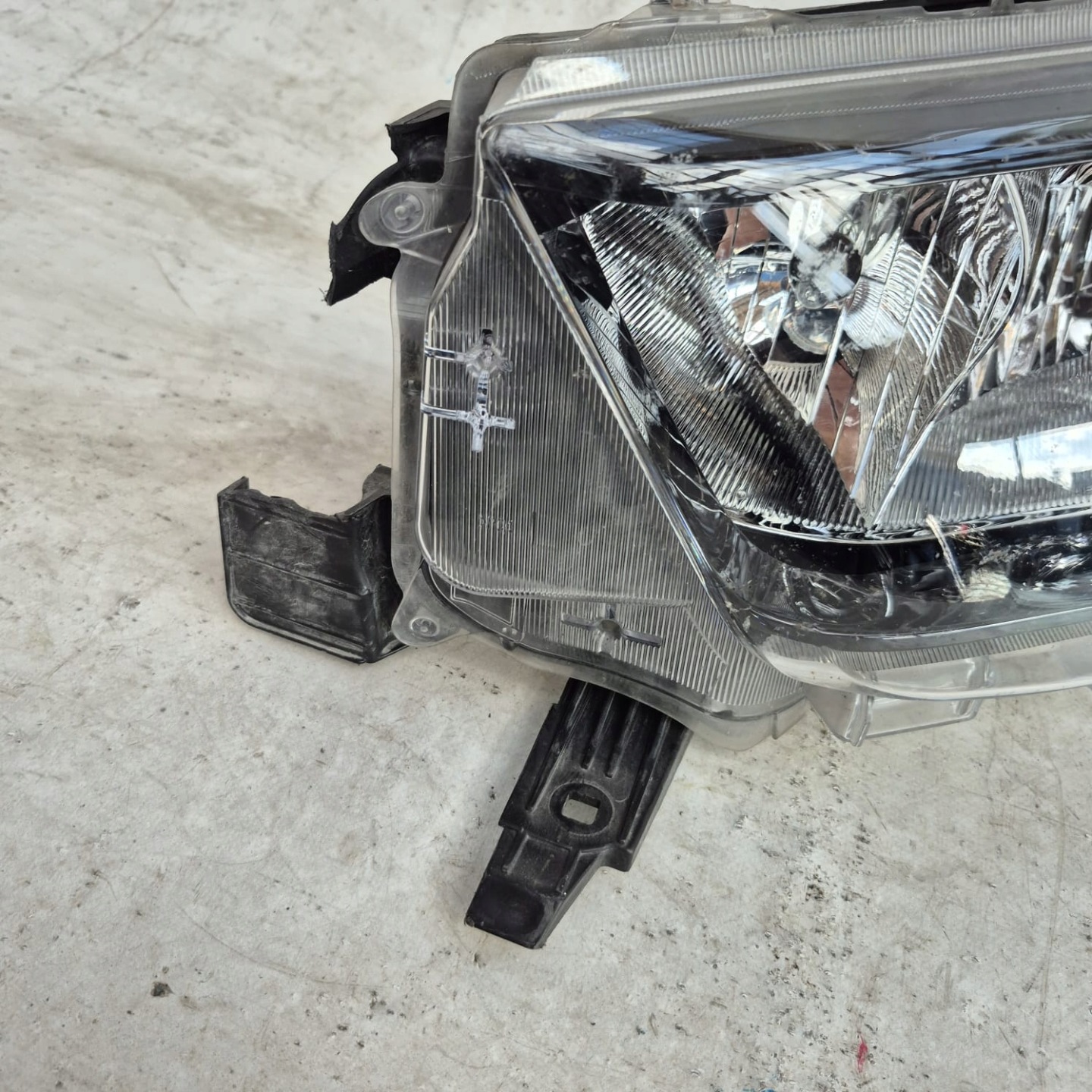 TOYOTA HILUX VIII 8 LIFT 20- light left front front