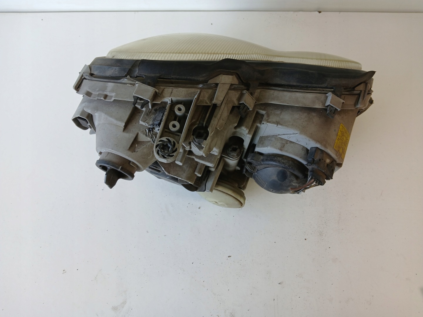 MERCEDES W203 light left front A2038200161
