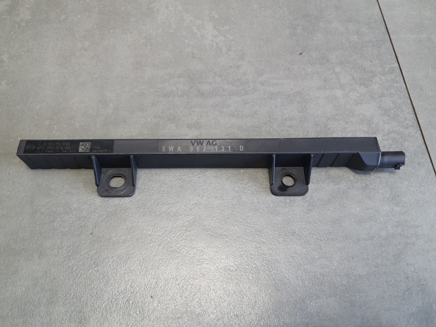 Audi A3 8Y antenna keyless 5WA962131D