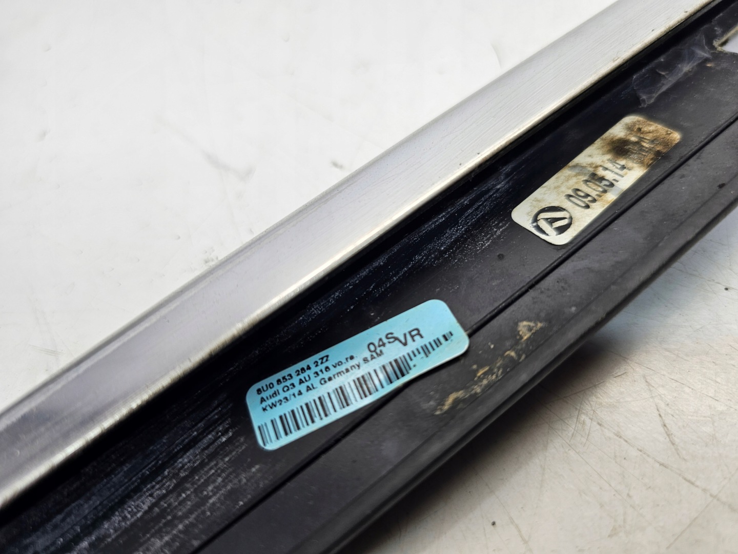 moulding CHROM door right front AUDI Q3 8U 8U0853284