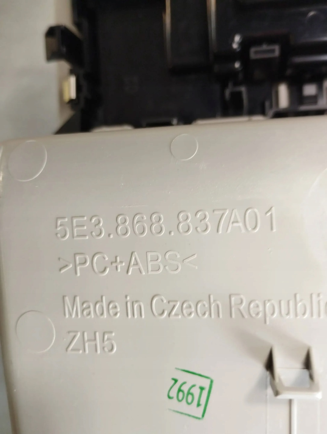 Skoda Octavia Mk4 FANALE interna cabina 5E3868837A