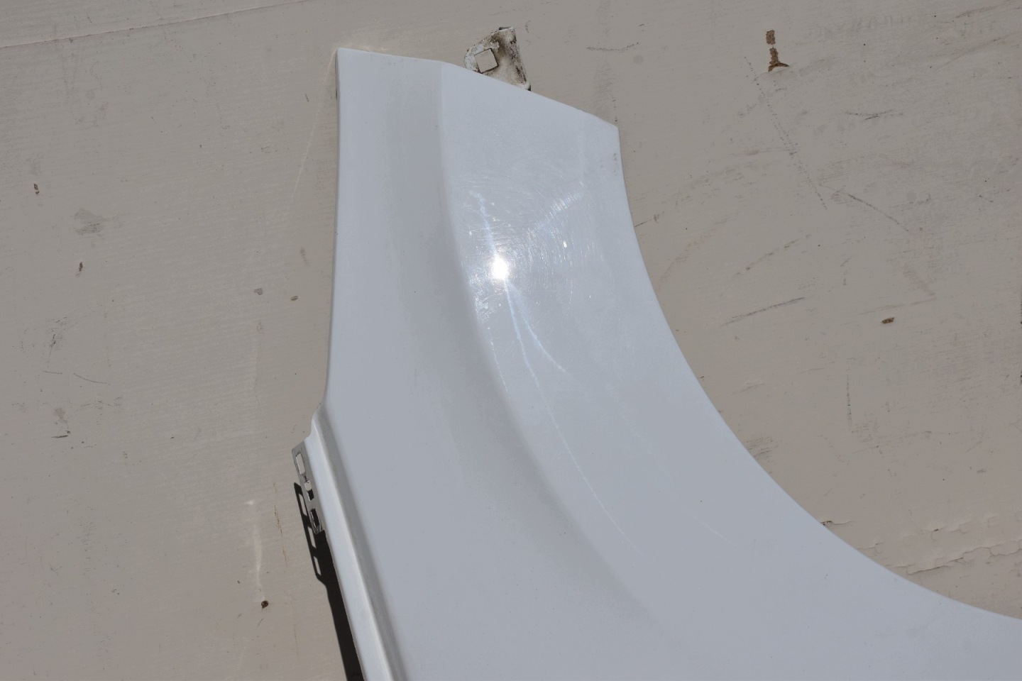 fender right front FORD FIESTA MK7 Polift 2012-2017 code: Frozen White