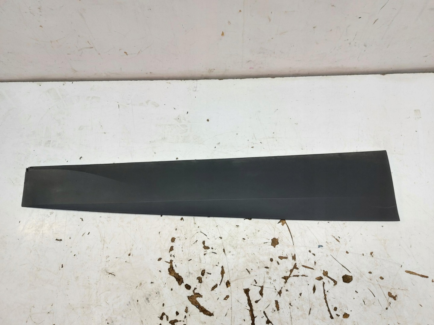 VW ID4 11A , 2024r SUV 5D moulding door front right 11A854940