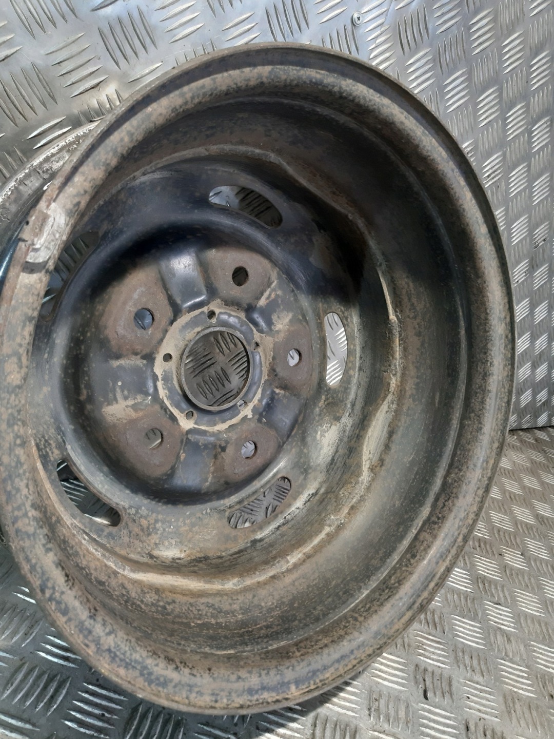 disk oceľový 1x FORD 2150829 5x160 5,5J ET60 R15
