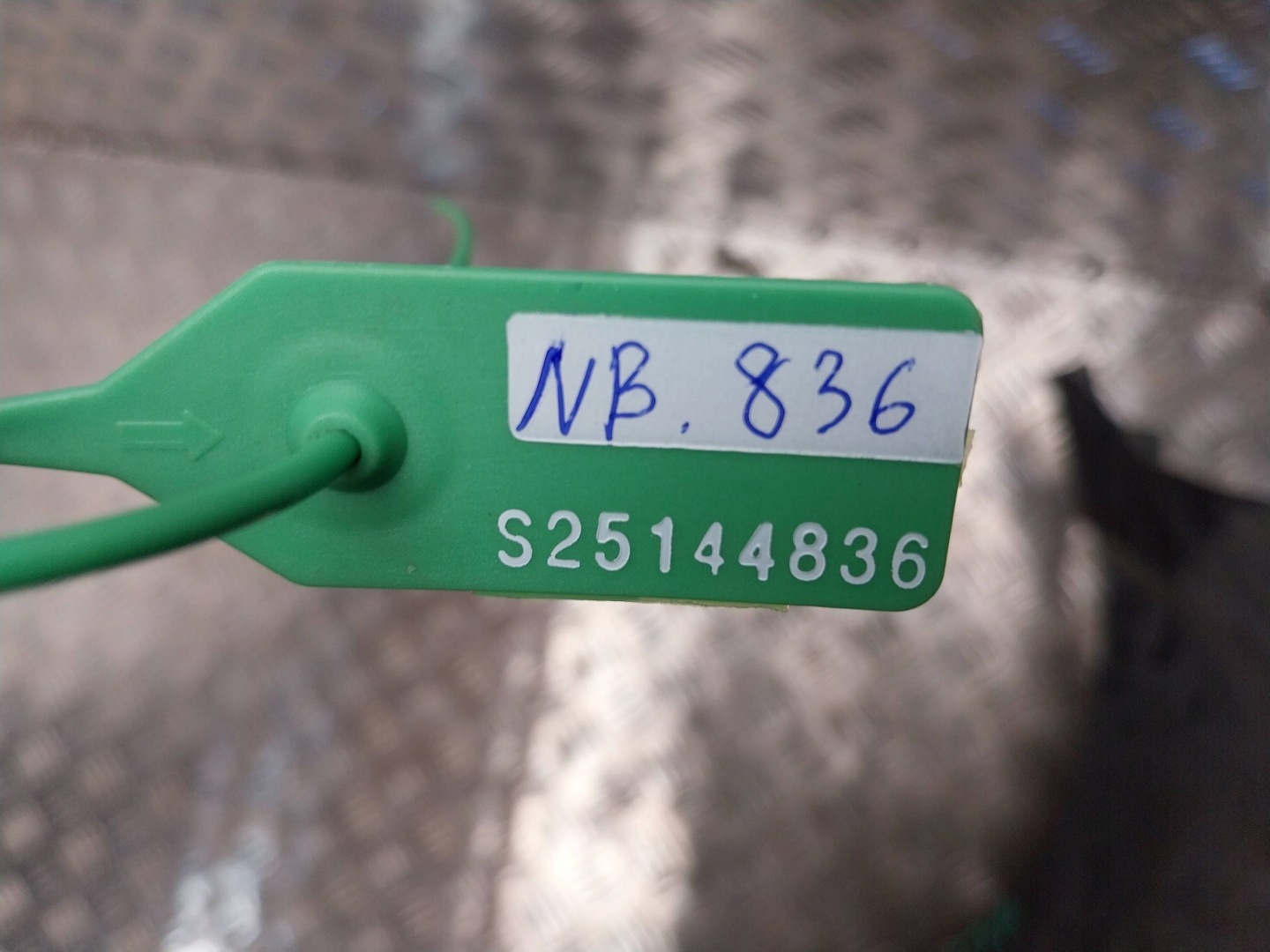 mudguard left front rear part 8493725 BMW G42