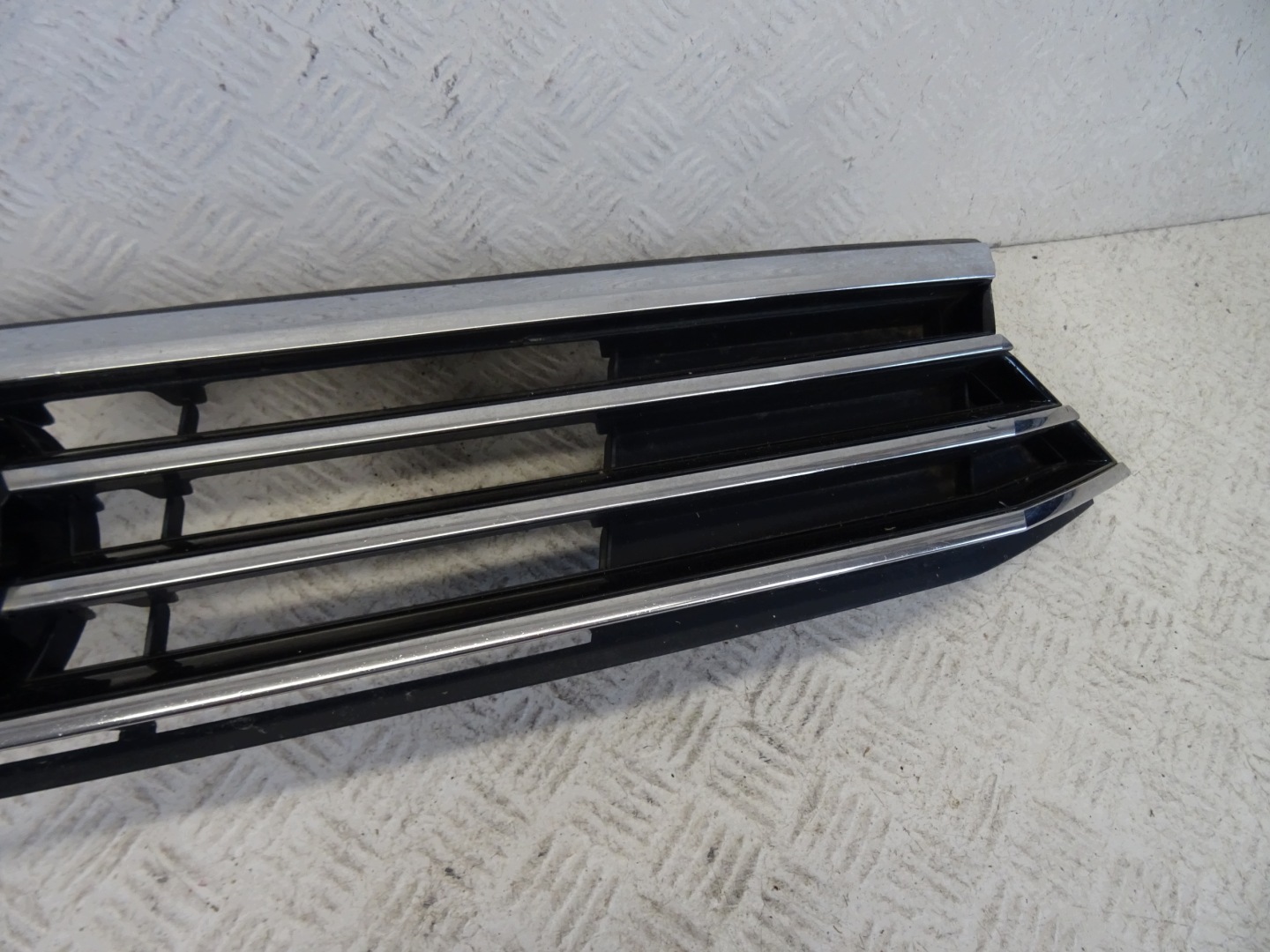 grill grille front VW PASSAT B8 3G0853653D