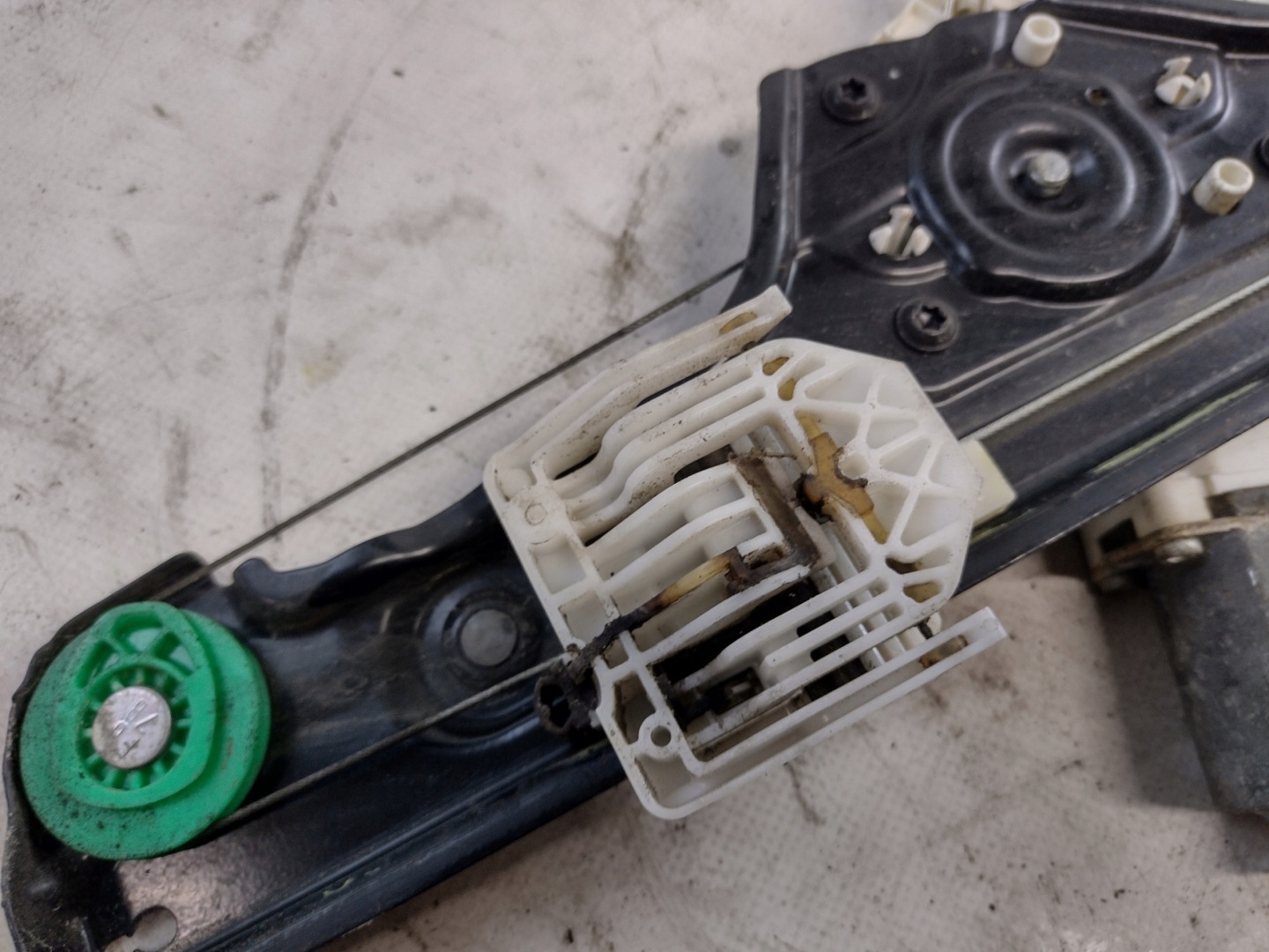 window regulator right front BMW E90 7060266S UK