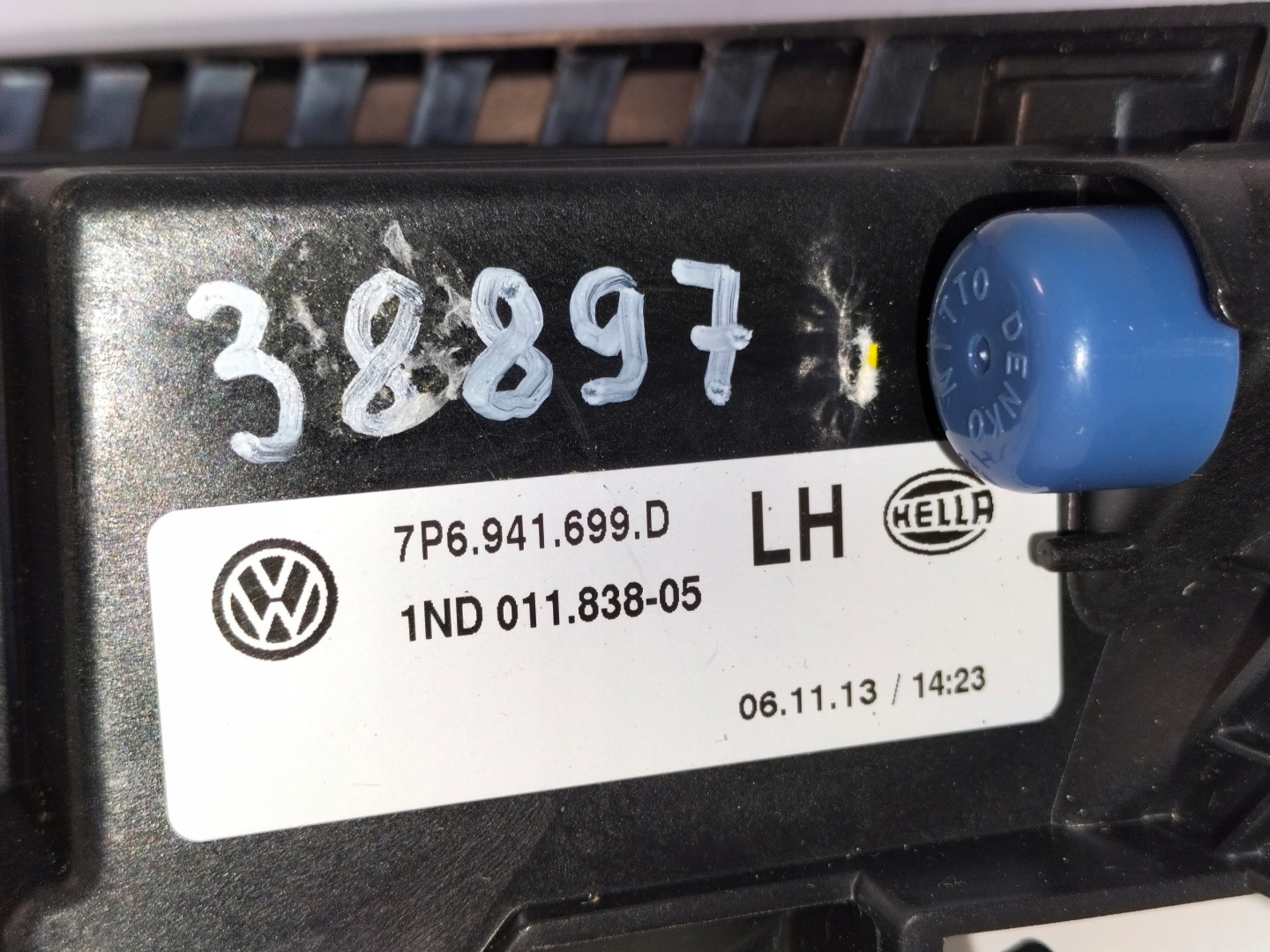 fog light light left VW TOUAREG II LIFT 14-18