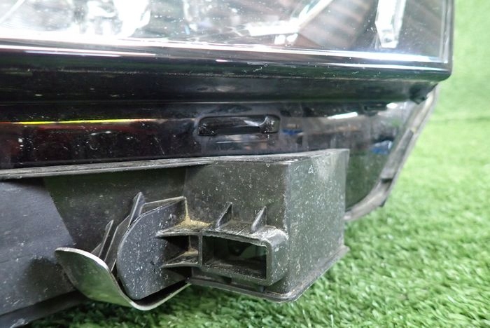 SKODA OCTAVIA IV CRYSTAL LED LIFT 23- reflektor left light left 5E4941035