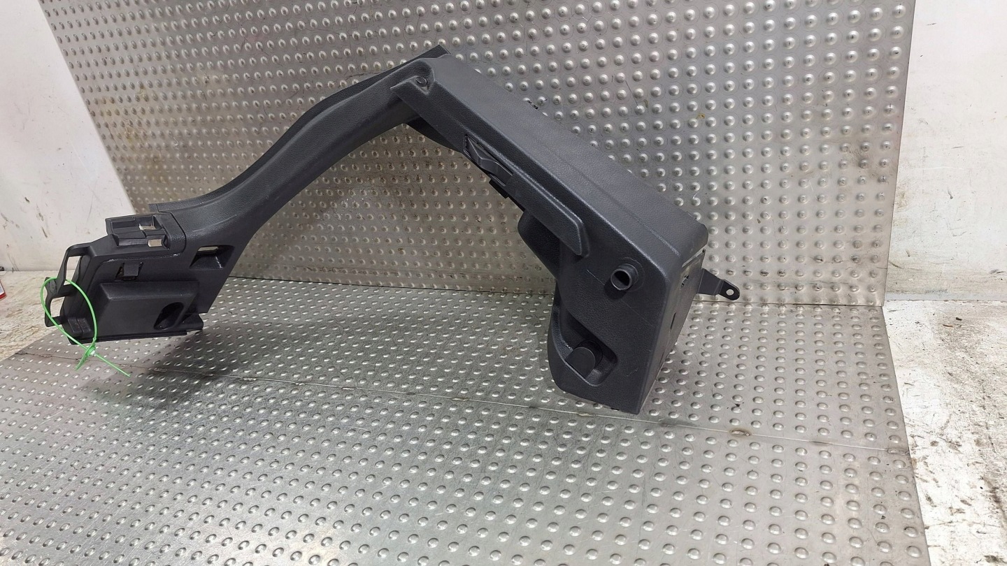 boot upholstery holder POLKI left side 5G6867761E VW GOLF VII