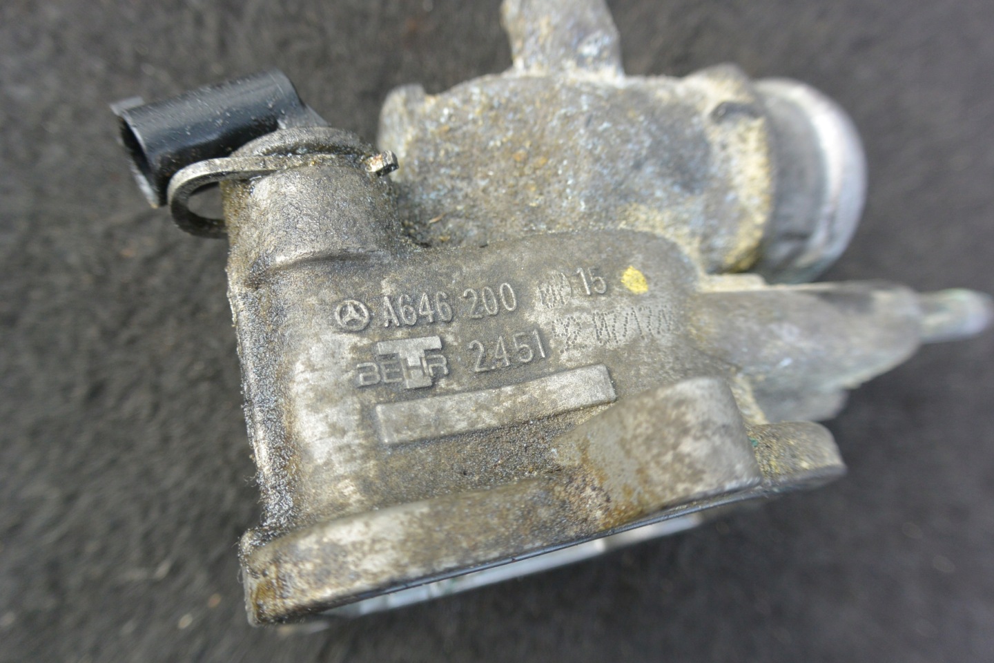 thermostat sensor cover 2.2CDI 646 MERCEDES W204