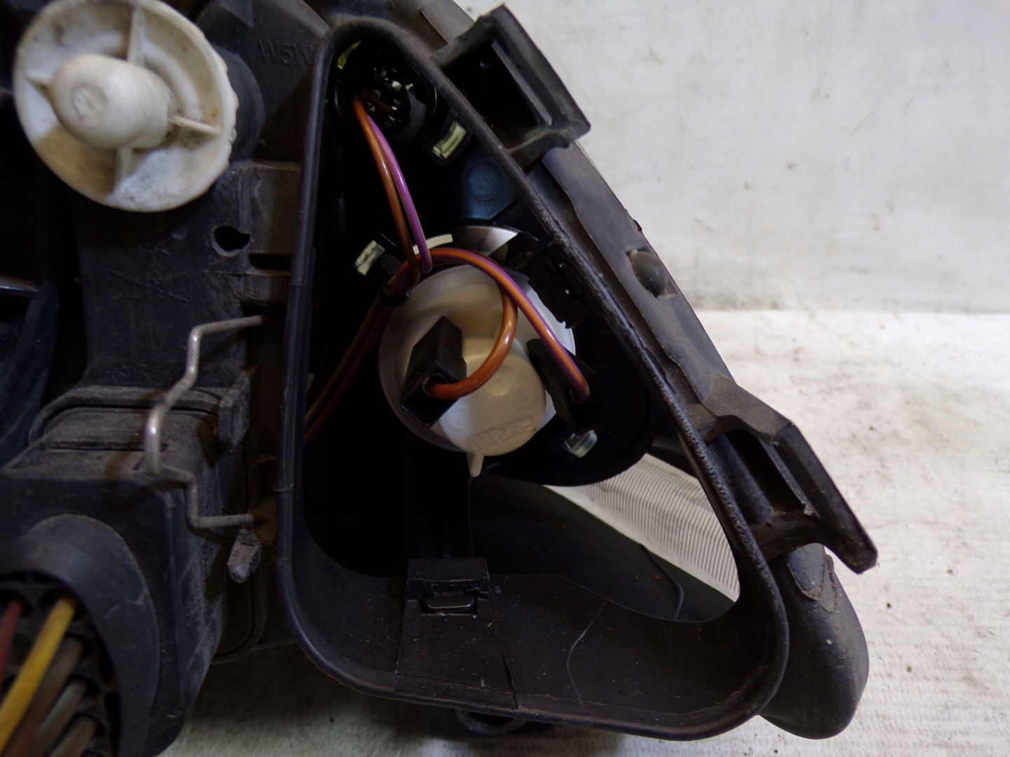 light front front right SEAT IBIZA 6L (1)