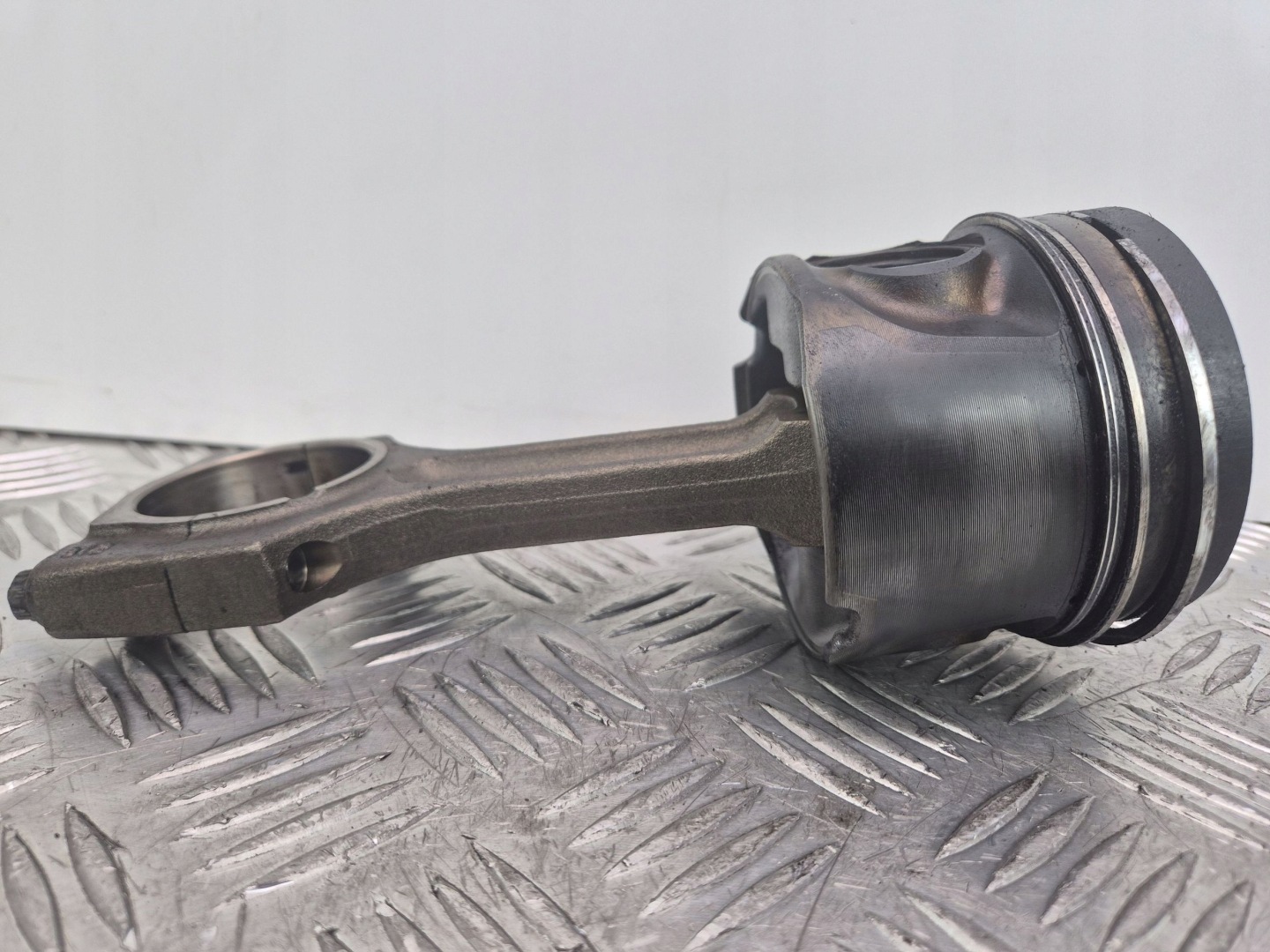 Piston avec bielle BMW 3 E90 330d 84L104 M57D30