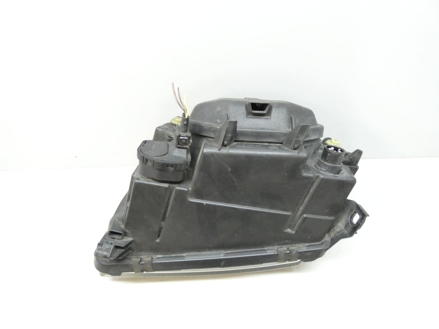 feu droit avant AUDI A4 B5 95-99 8D0941004E complète original