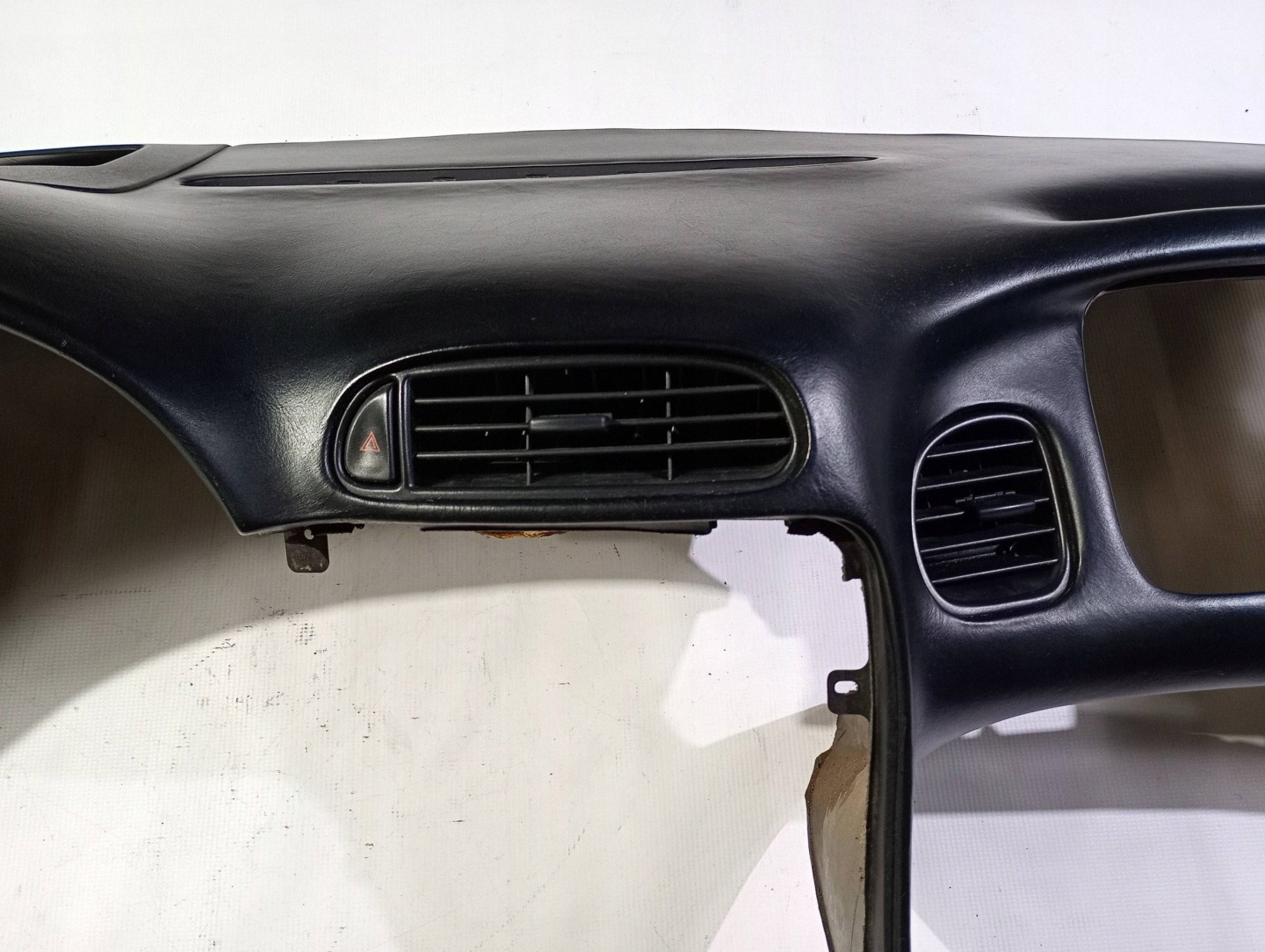 dashboard instrument panel console cockpit Chevrolet Corvette C5 1997-2004