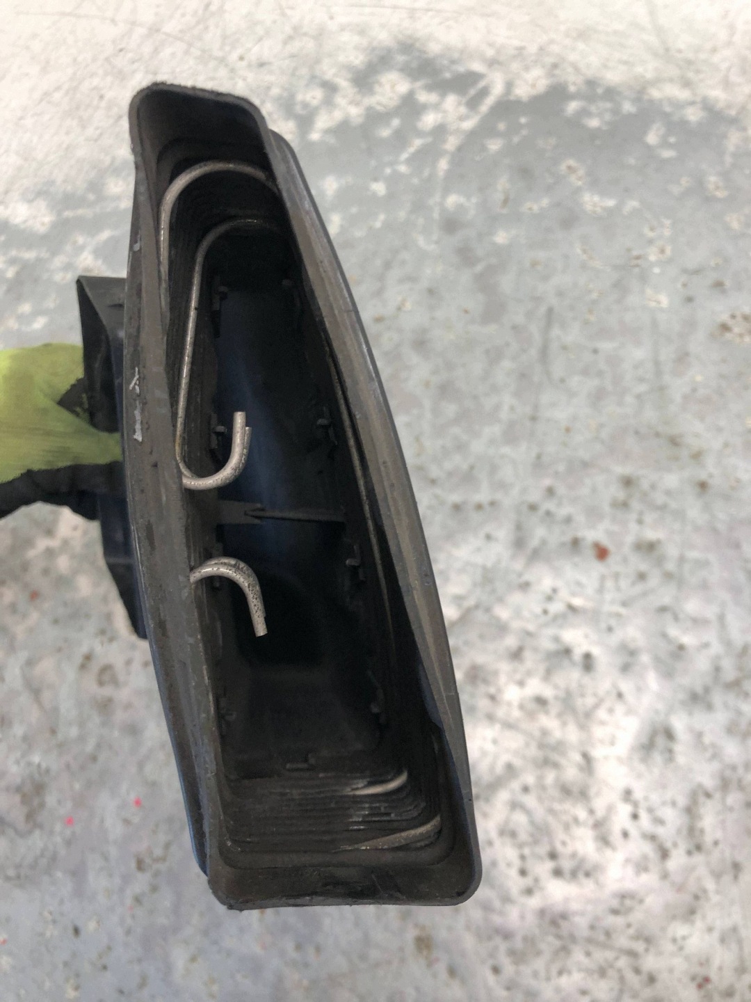 pipe air hose AUDI A4 B7 8E0129617D