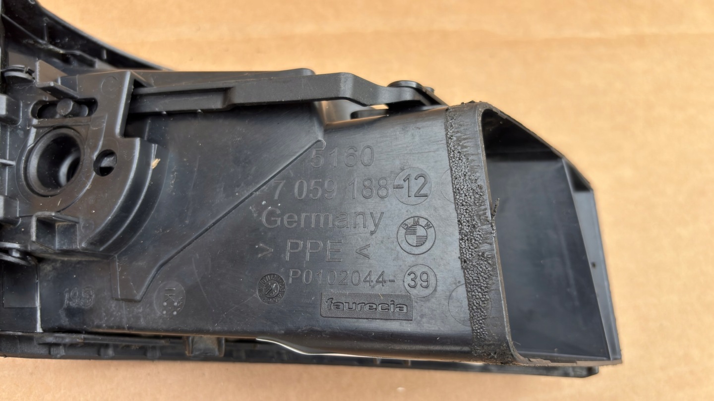 right grid air conditioning devices intake BMW E87 E82 E88 51607059188 K83/SI92