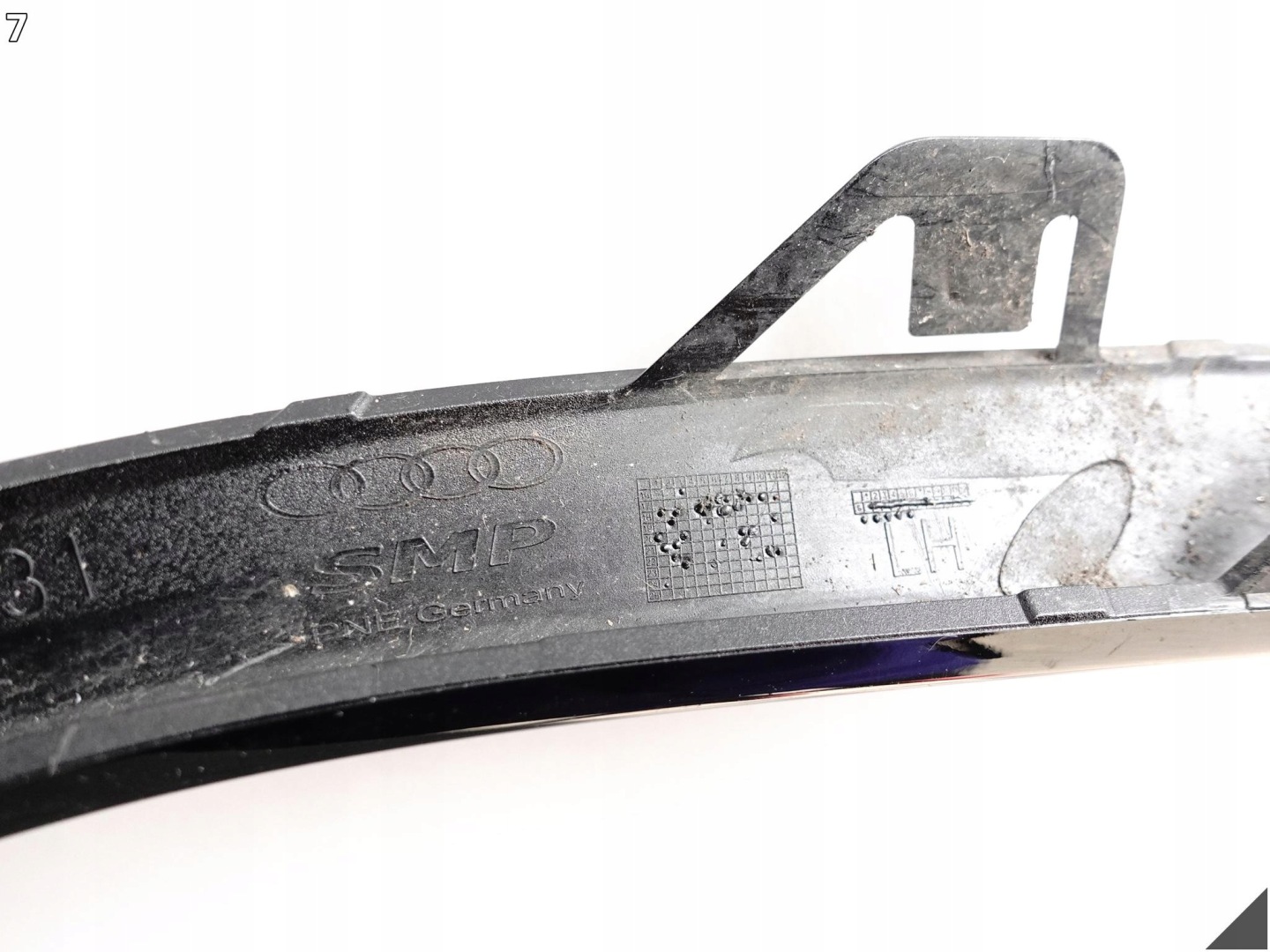 AUDI RS4 B9 8W0 8W9 16-24 moulding grille W bumper diffuser left rear part