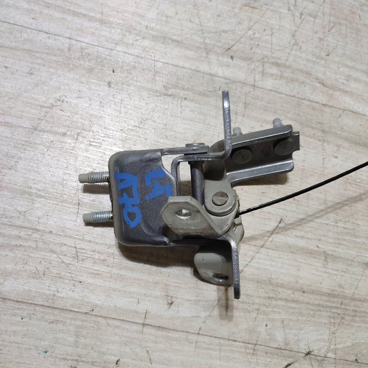 hinges door tylnych rear part side left Suzuki Vitara (LY)