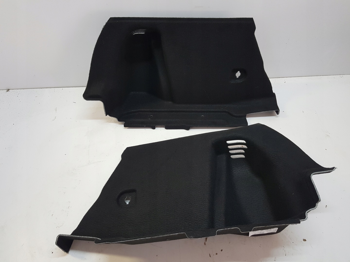 MERCEDES w177 boot upholstery right rear part