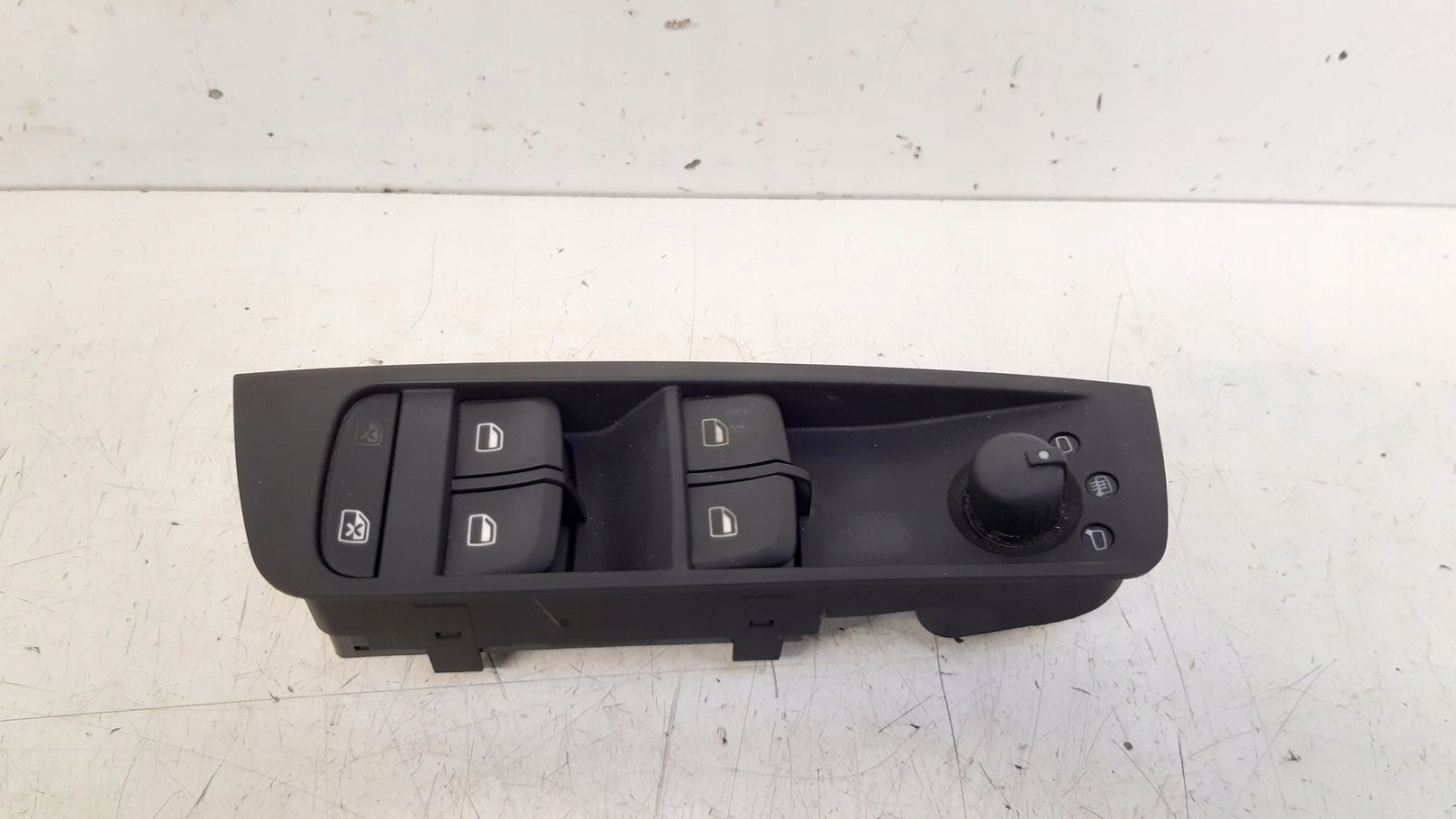 Panel szyb lusterek Audi A1 8X 1,2 TSI