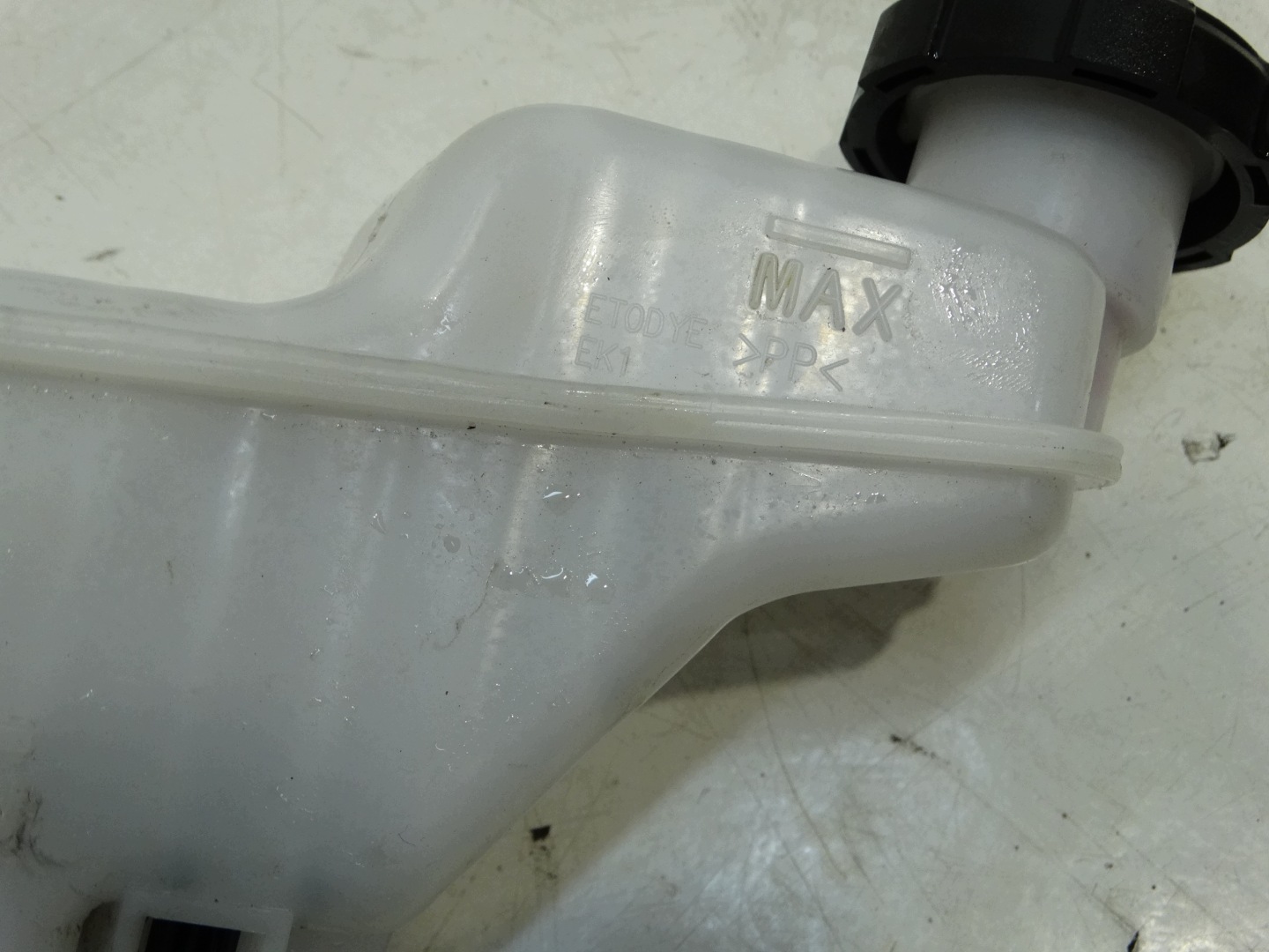 brake booster + tank KIA SPORTAGE V HYUNDAI I30 III