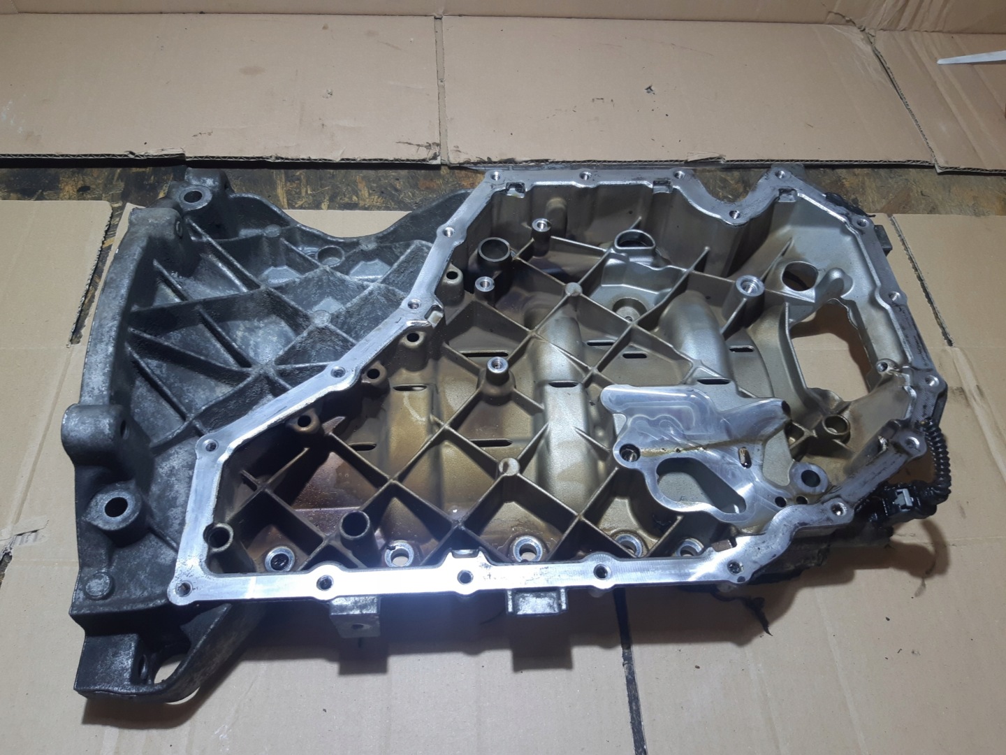 AUDI A4 B8 A5 8T 1.8 2.0 TFSI oben Ölwanne 06H103603S