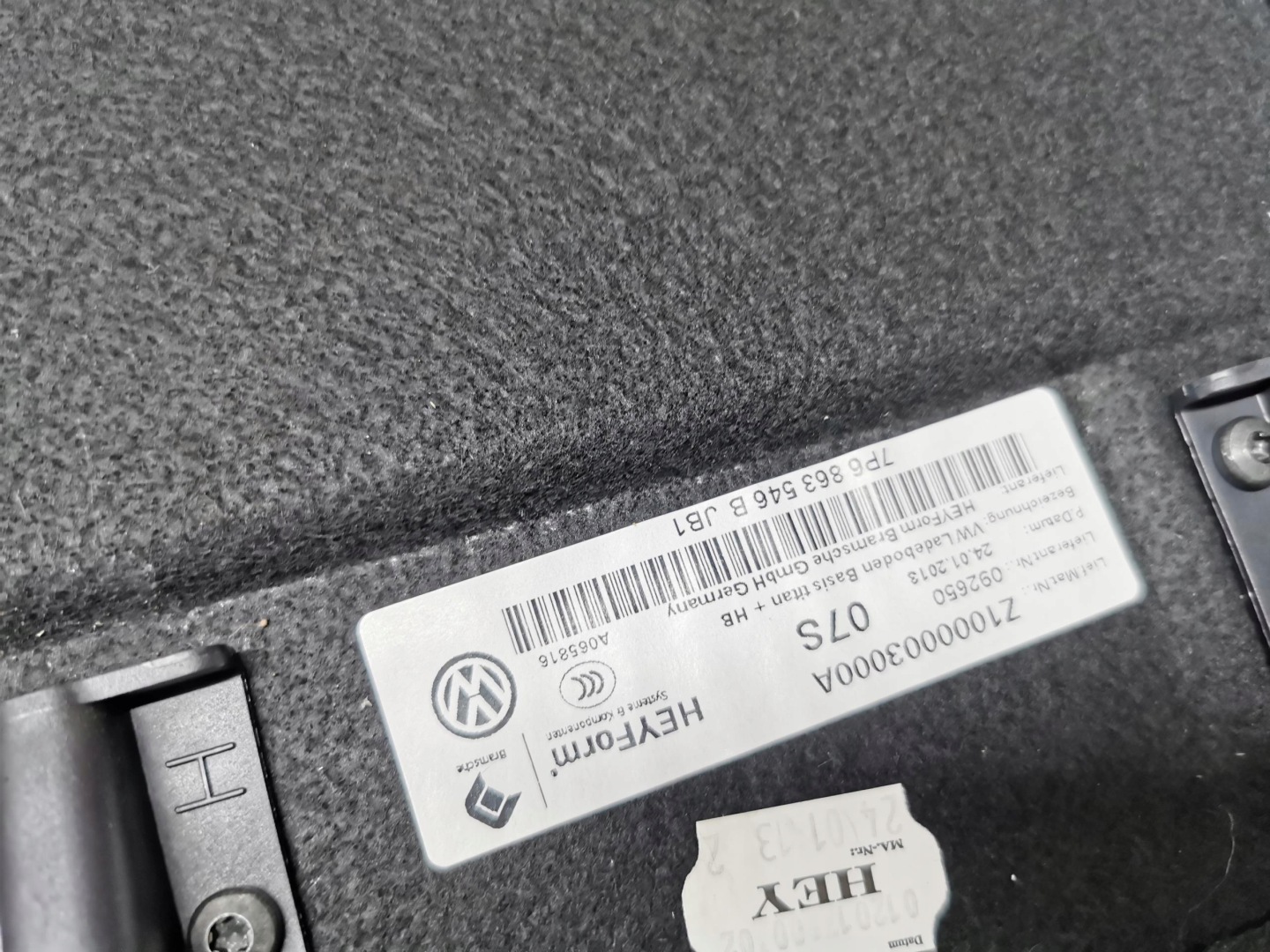 floor mats boot VW TOUAREG II 7P 7P6863546B