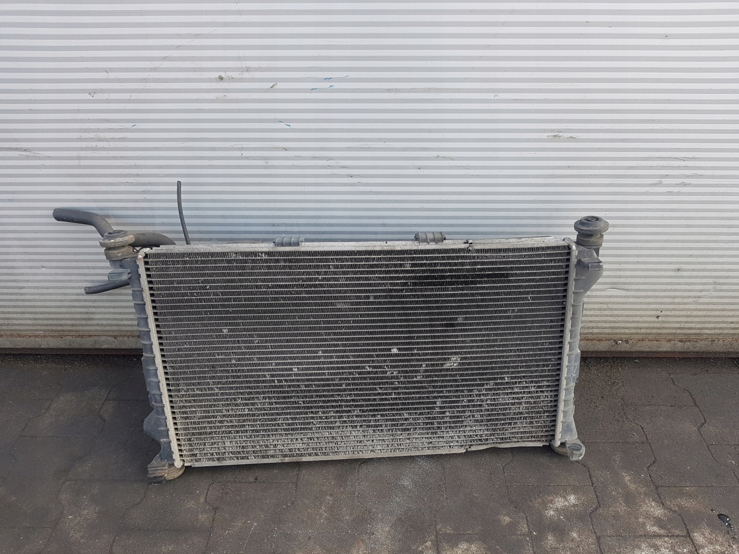 water cooler Z WENTYLATOREM FORD CONNECT