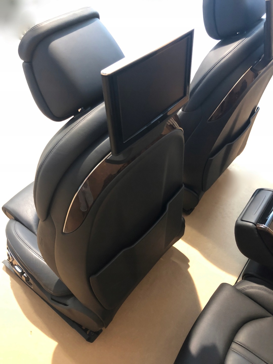 AUDI A8 4H D4 seats SKORY upholstery MONITORY TV