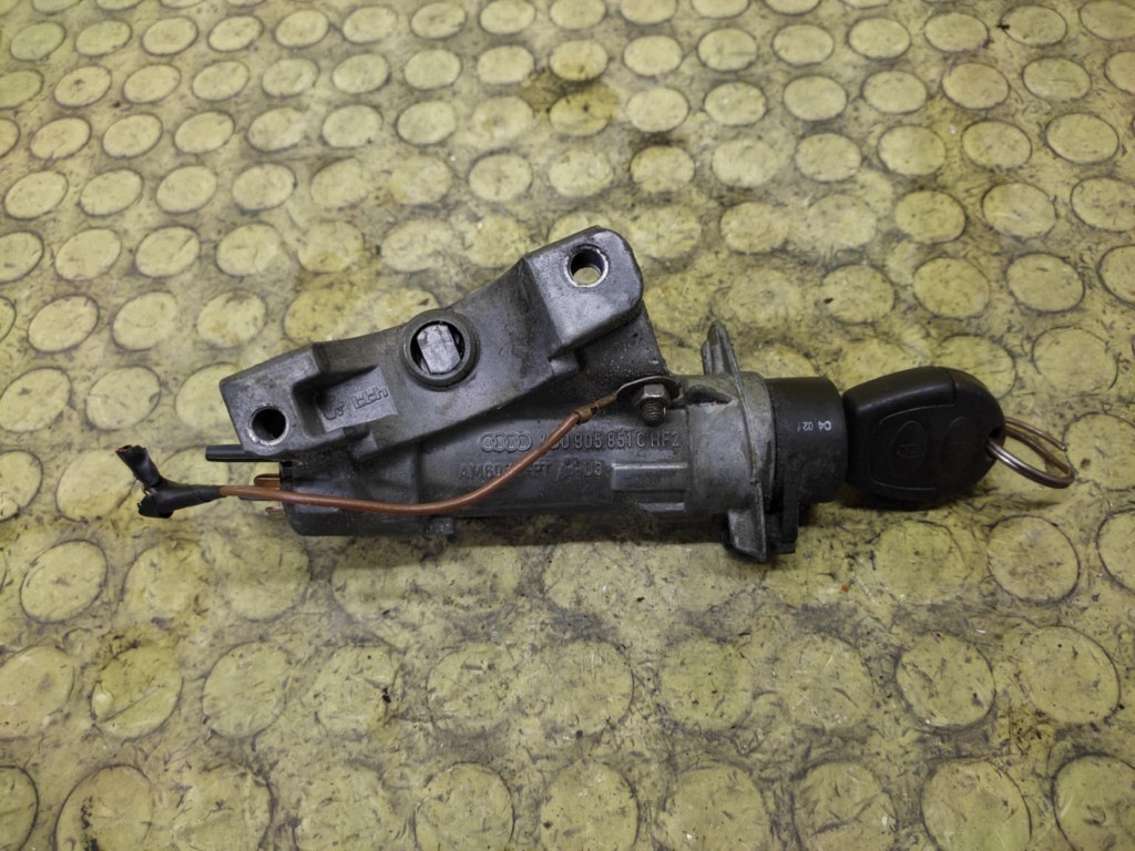 SEAT TOLEDO II ignition key 4B0905851C