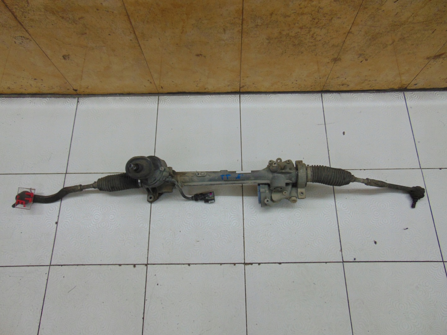 BOÎTER DIRECTION AUDI TT 8J0