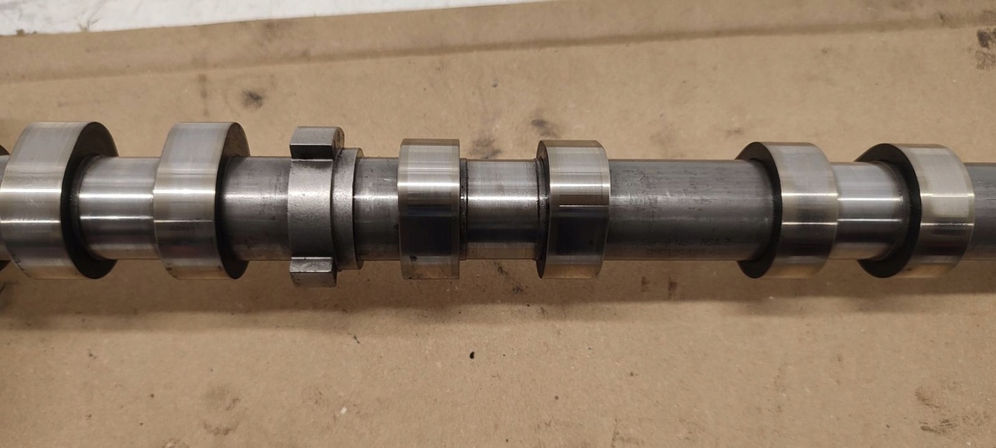 Arbre à cames d’échappement Volvo V70 2,4D D5204T