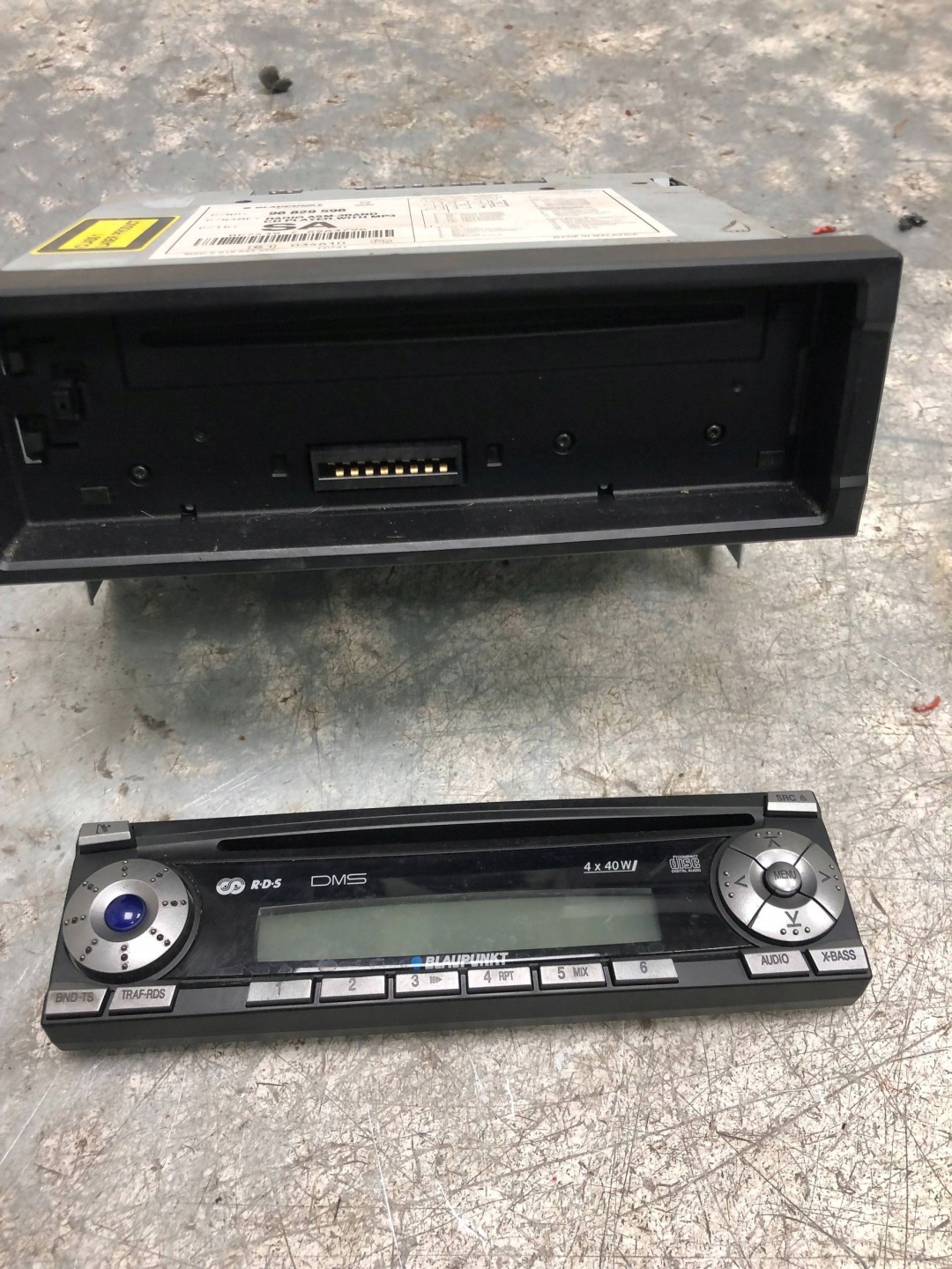 VW SKODA AUDI RADIO CD DMS BLAUPUNKT 96829596
