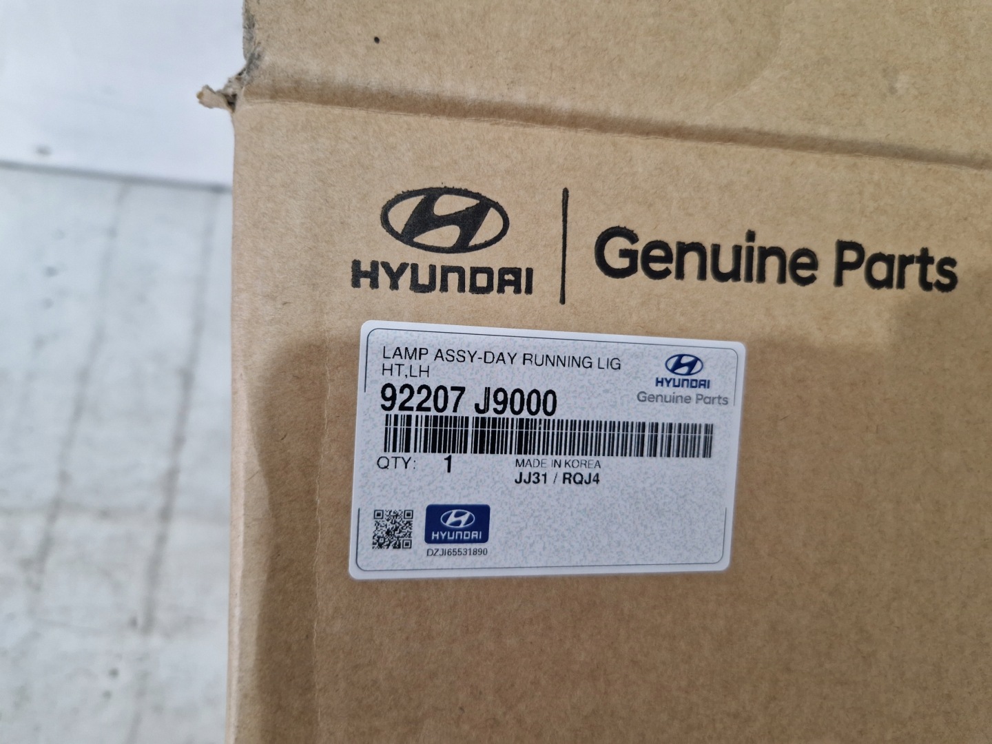 HYUNDAI KONA and 2017 left LED DRL daytime running lights