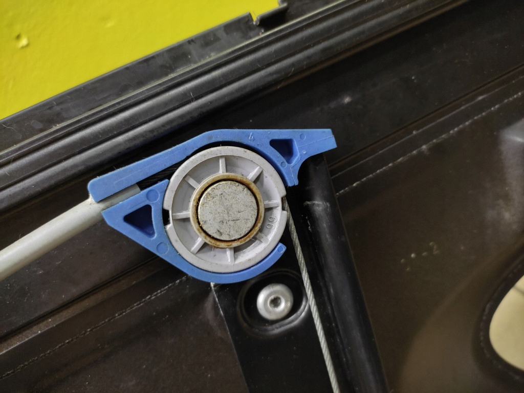 AUDI A3 8L fensterhebermotor links heck