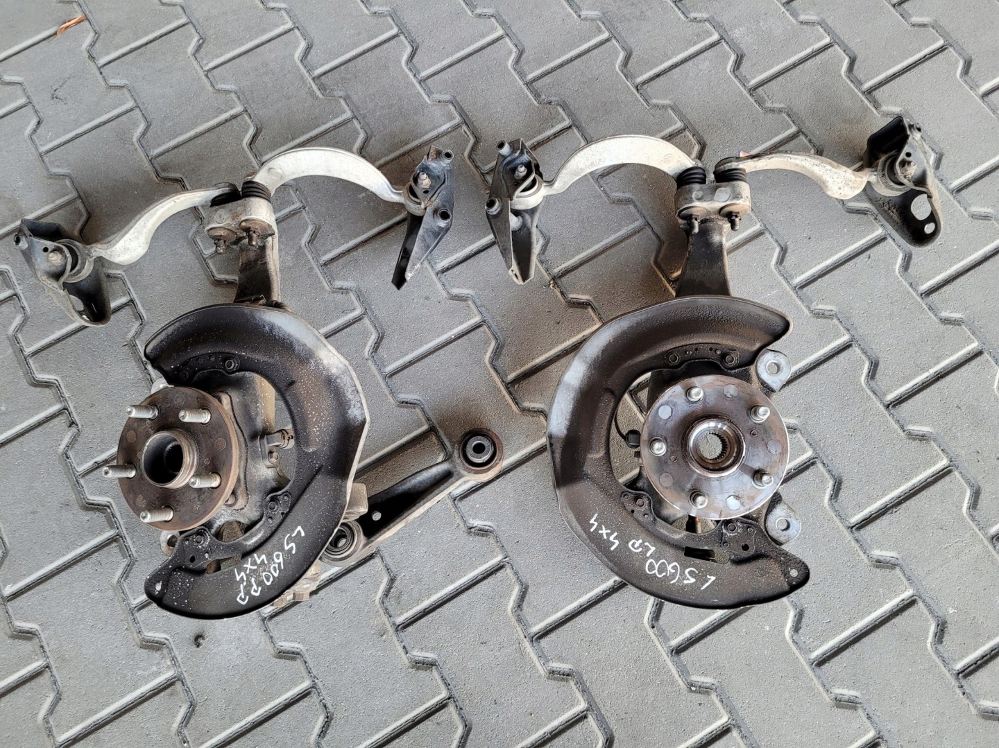 swing front front left right LEXUS LS 600 LS600 H HYBRID