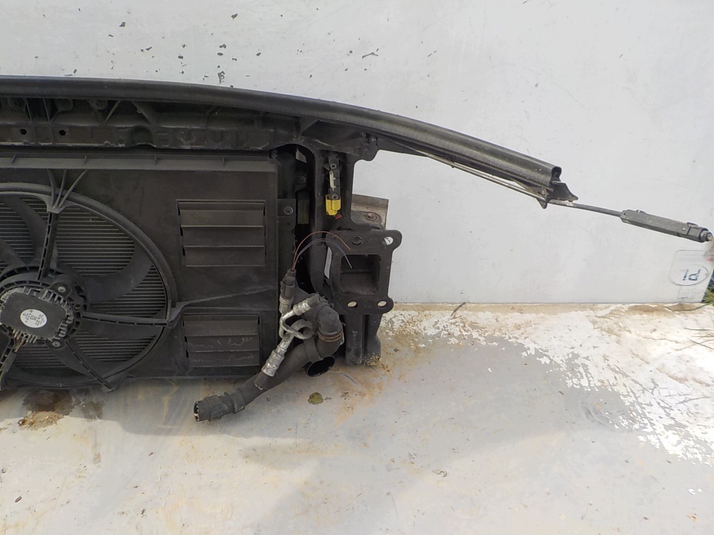 708 AUDI A3 II 8P LIFT 08-12 1.6 TDI support panel for radiators sider radiator
