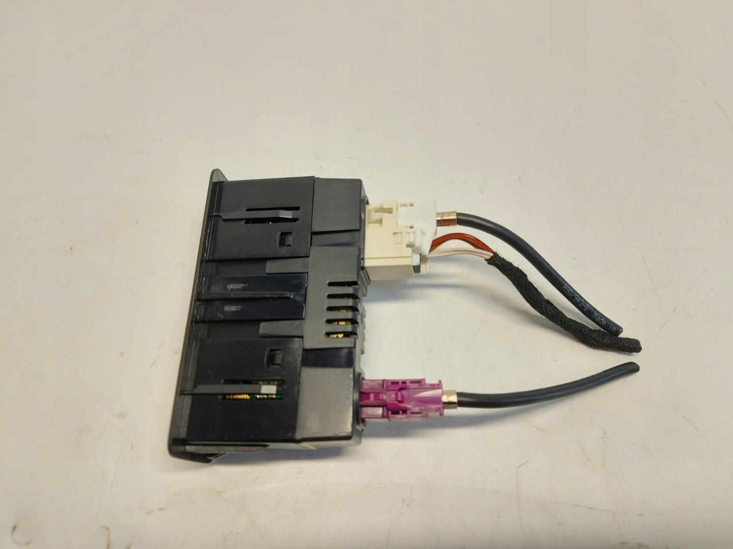 Mercedes GLA 200 II H247 W247 2023r adapter PORT USB
