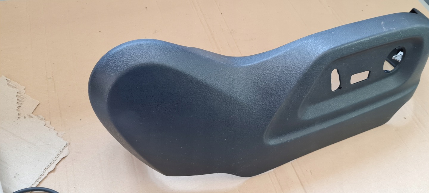 SQ5 8R Q5 LIFT blende abdeckung sitz rechts 5N0881314K