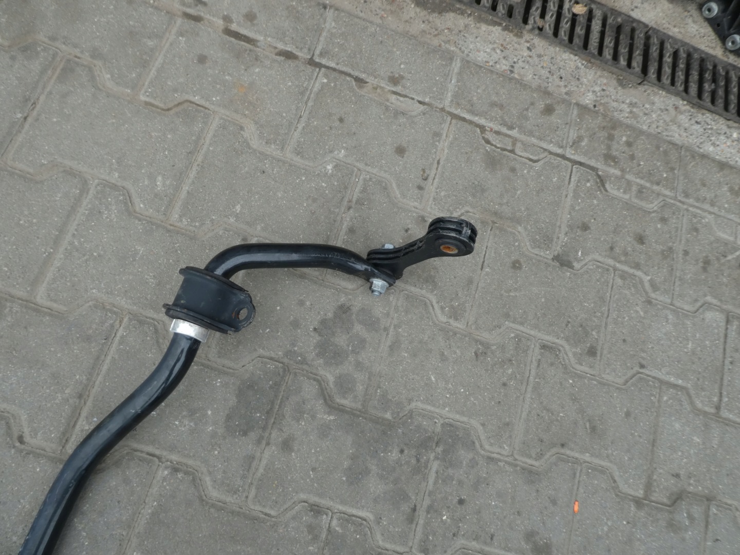 VW AMAROK 2H stabilizer rod front