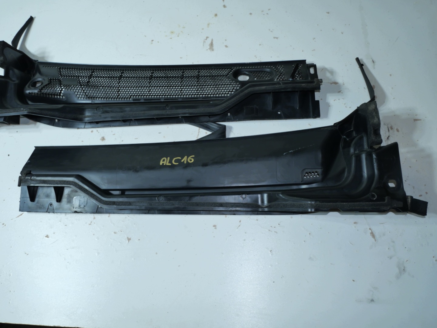 szelvedo alsokeret FORD RANGER VI N1WB-E02222-D N1WB-E02223-D