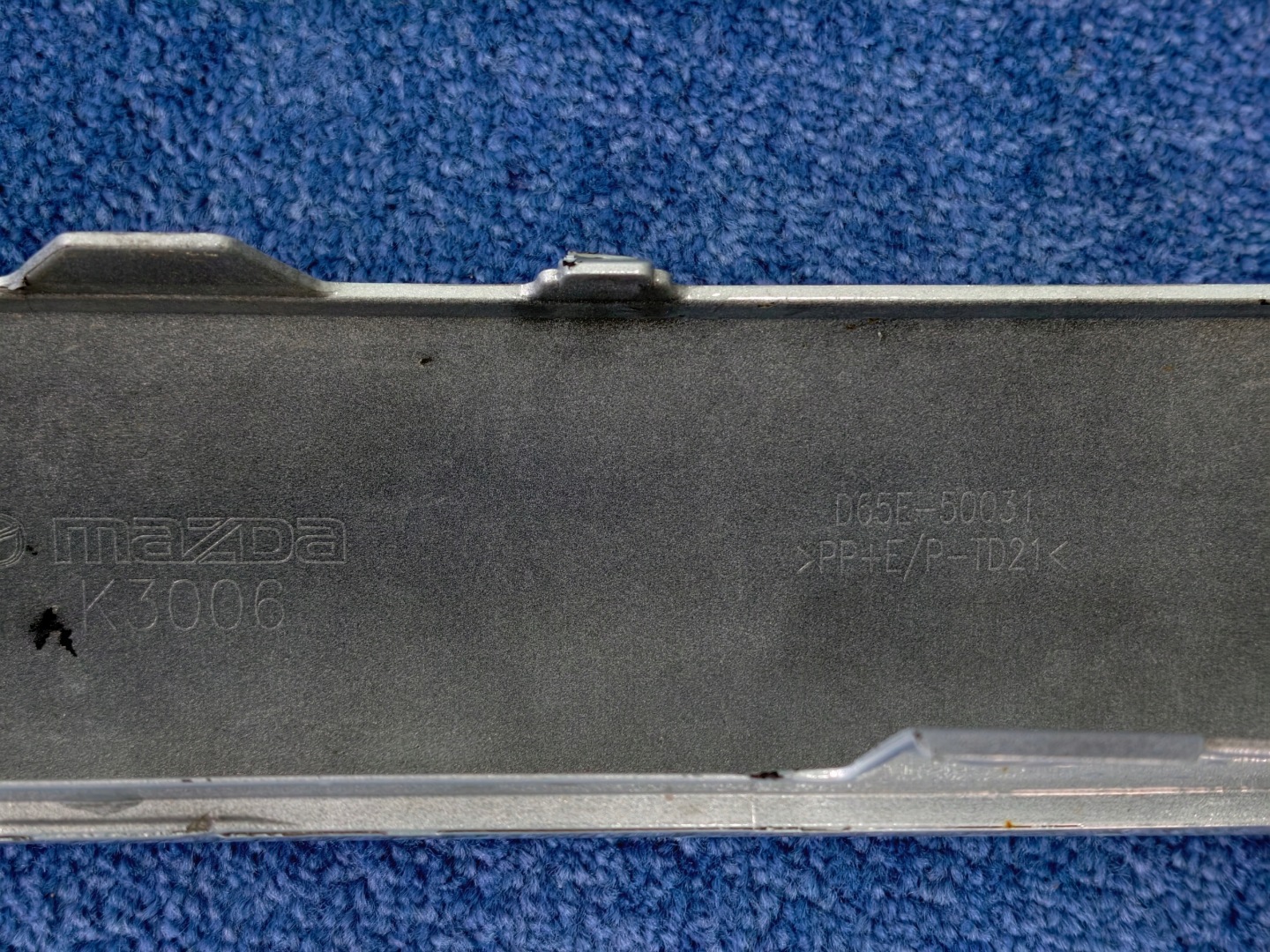 MAZDA 2 II LIFT 2023 bumper front front DO LAKIEROWANIA BIALY D65E-50031