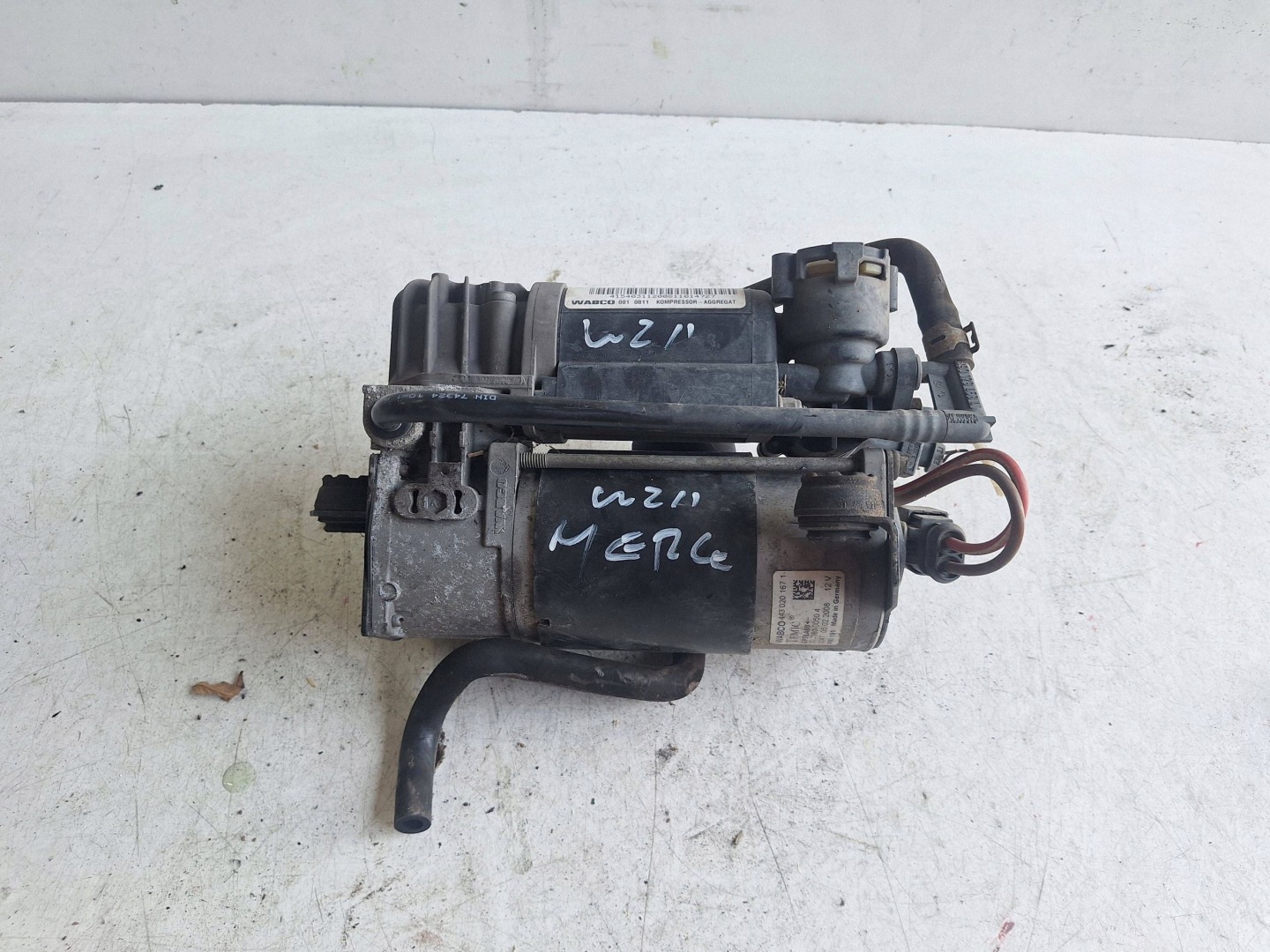 MERCEDES E-KLASA W211 02-08 compressor; springing 21132003040
