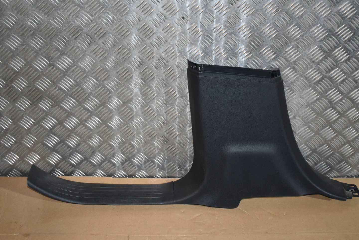 IDEALNA cover SLUPKA B left MERCEDES W167 1