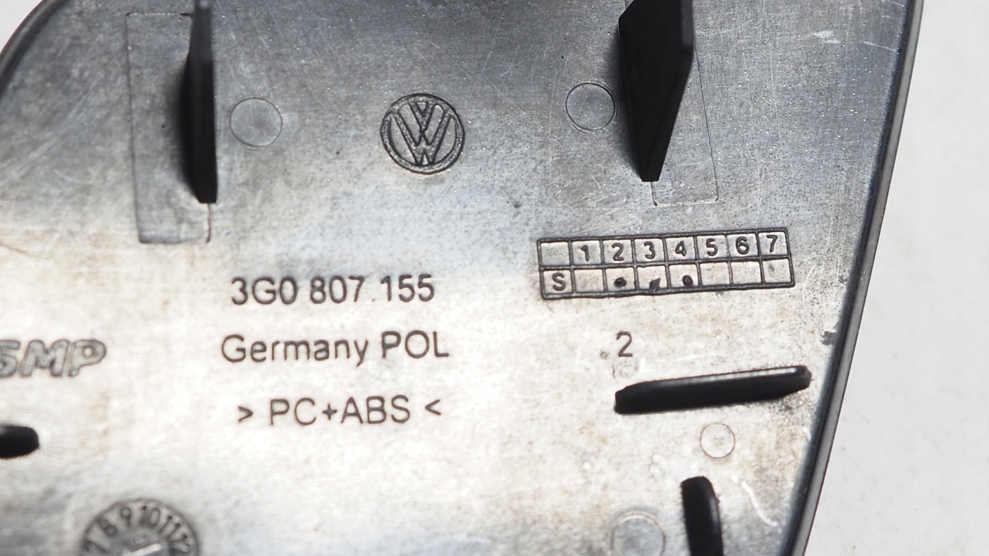 VW Passat B8 fedél lökhárítónak eleje 3G0807155