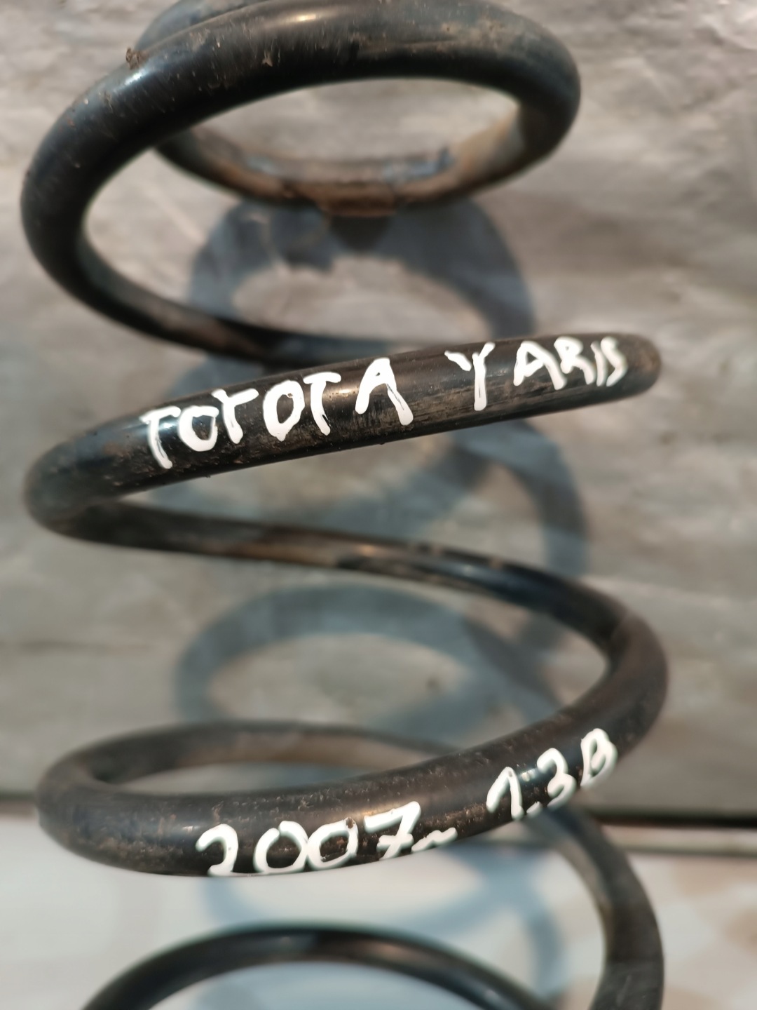 rugó ? far hátsó TOYOTA YARIS II HATCHBACK