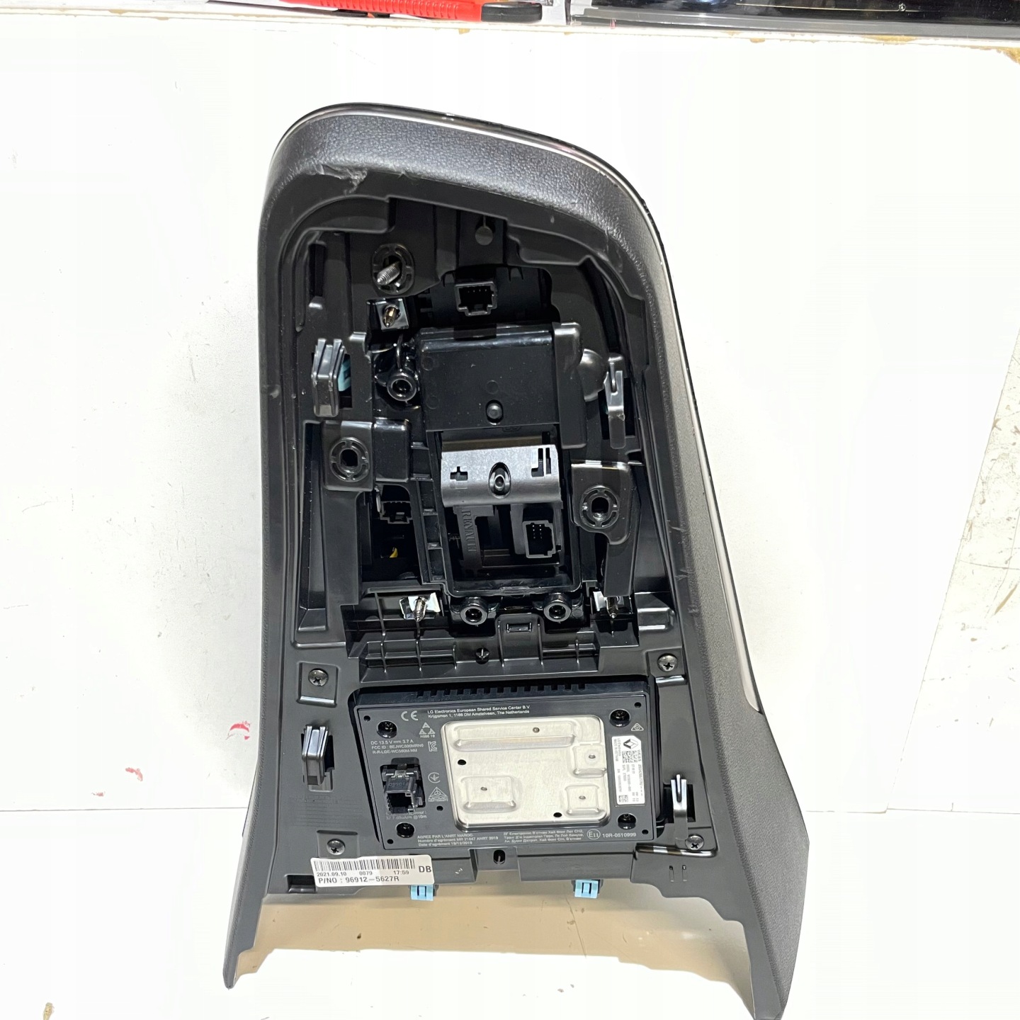 RENAULT ARKANA R.S. HYBYRDA TUNEL CENTRAL KNOB